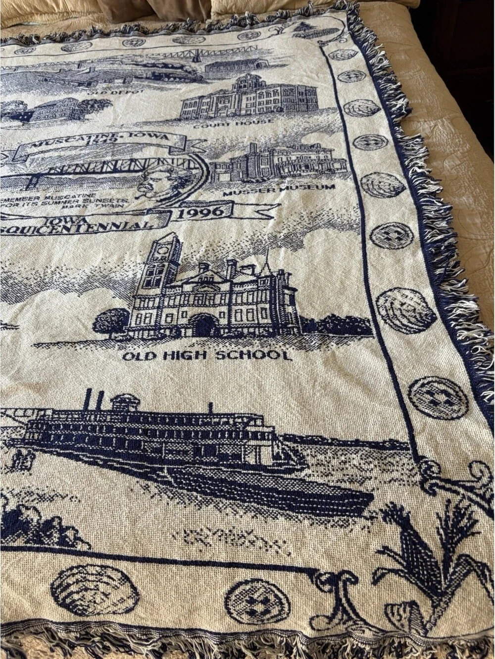 VTG Muscatine Iowa Tapestry Throw 1846-1996 50x70” 100% Cotton White&Navy